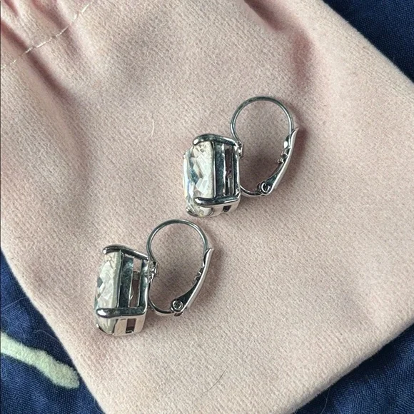 Kate Spade Silver Tone Square Cushion-Cut Crystal Drop Earrings Lever-back Close - Picture 10 of 12